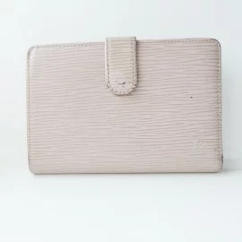 LOUIS VUITTON Portemonnaie Viennois Bi fold Wallet Lilac Leather
